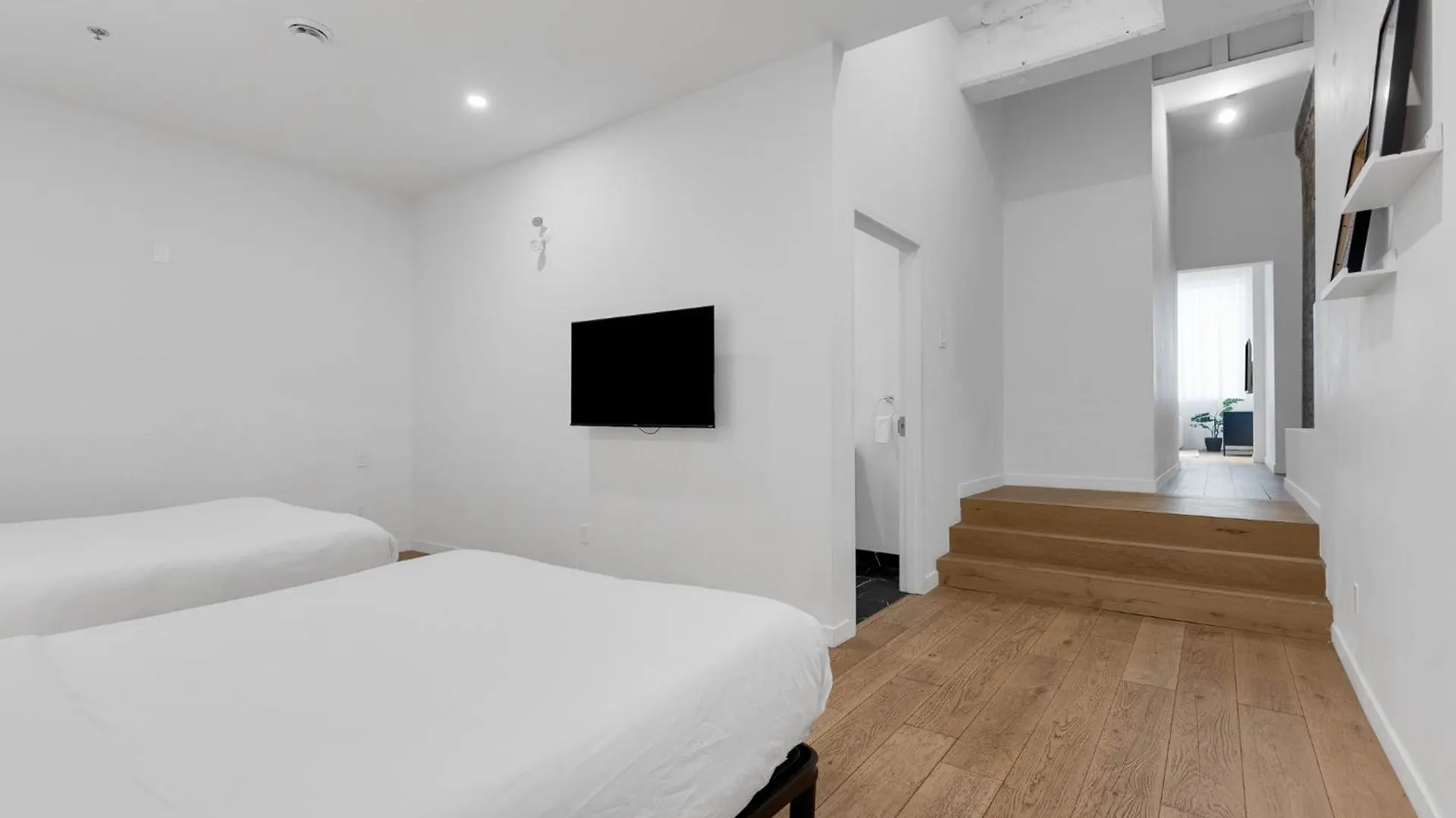 Bakan - Sainte Catherine Montreal Apartment