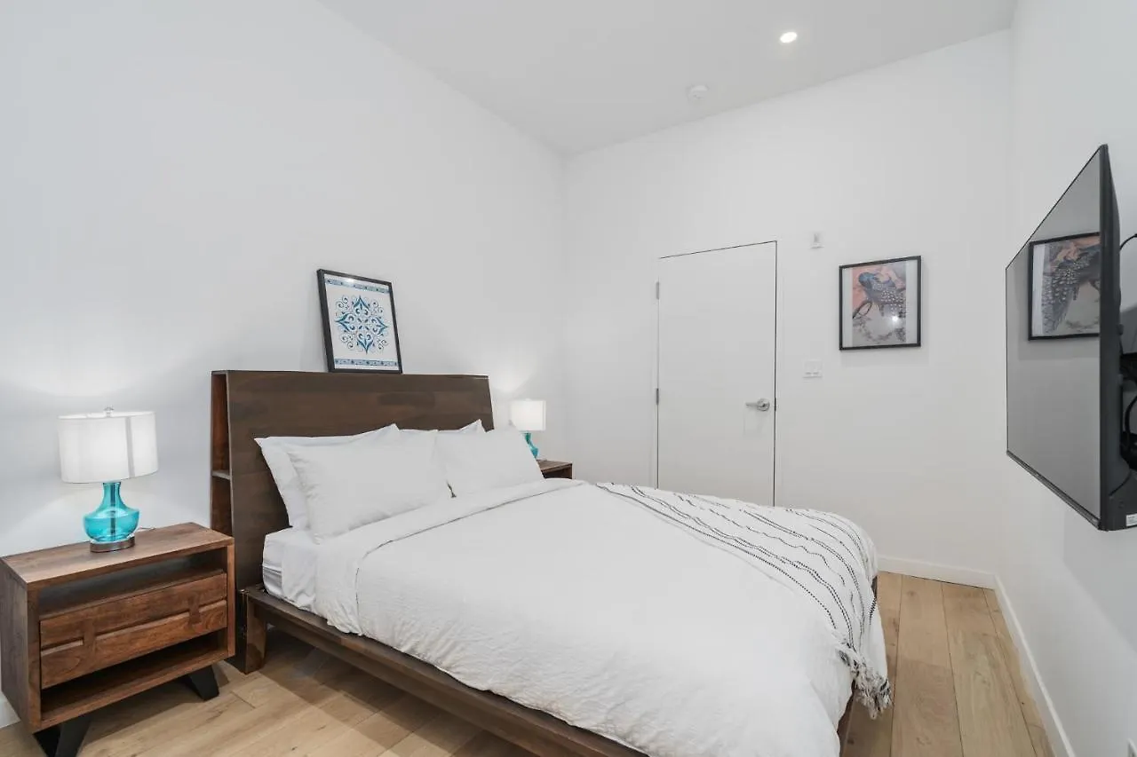 Bakan - Sainte Catherine Montreal