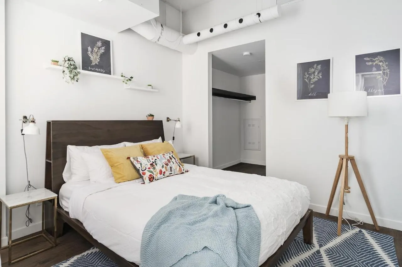 Bakan - Sainte Catherine Montreal Apartment