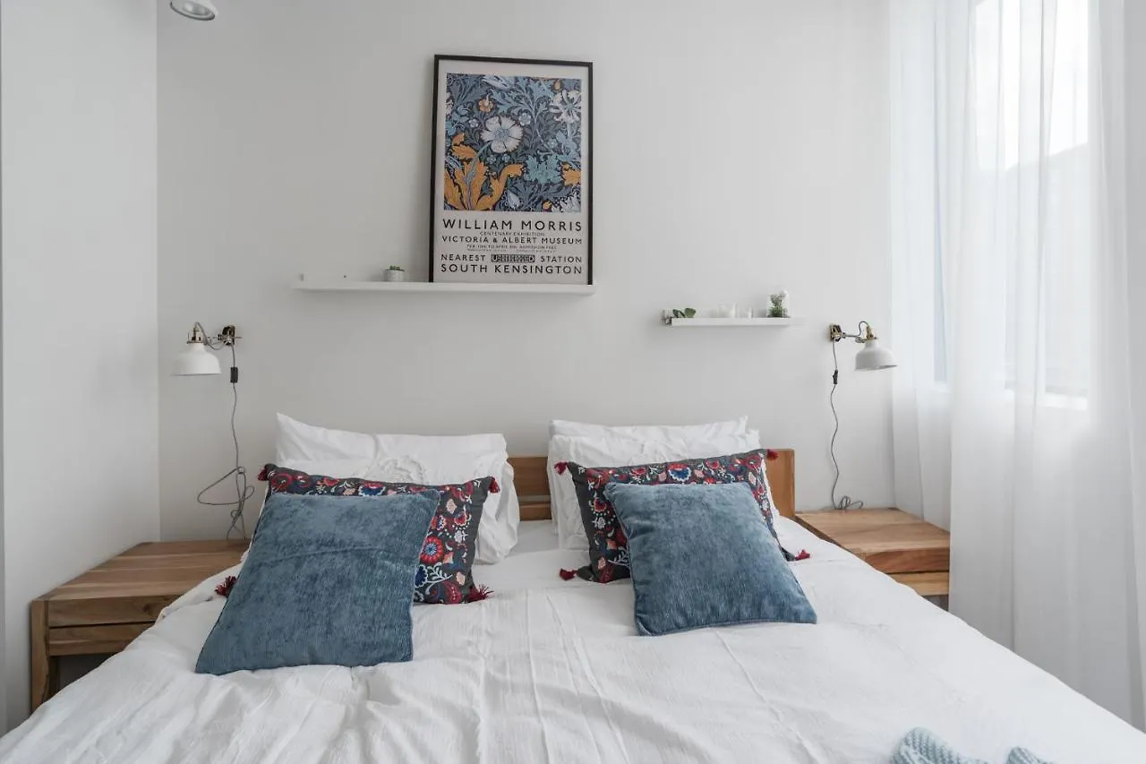 Bakan - Sainte Catherine Montreal Apartment