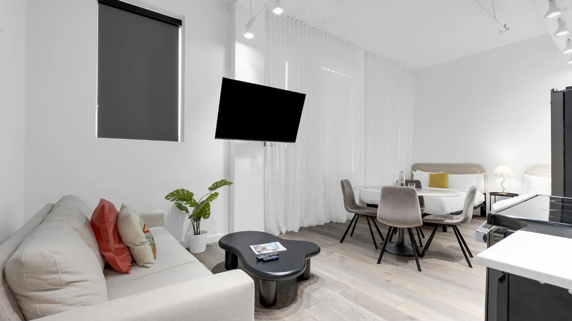 Apartment Bakan - Sainte Catherine Montreal