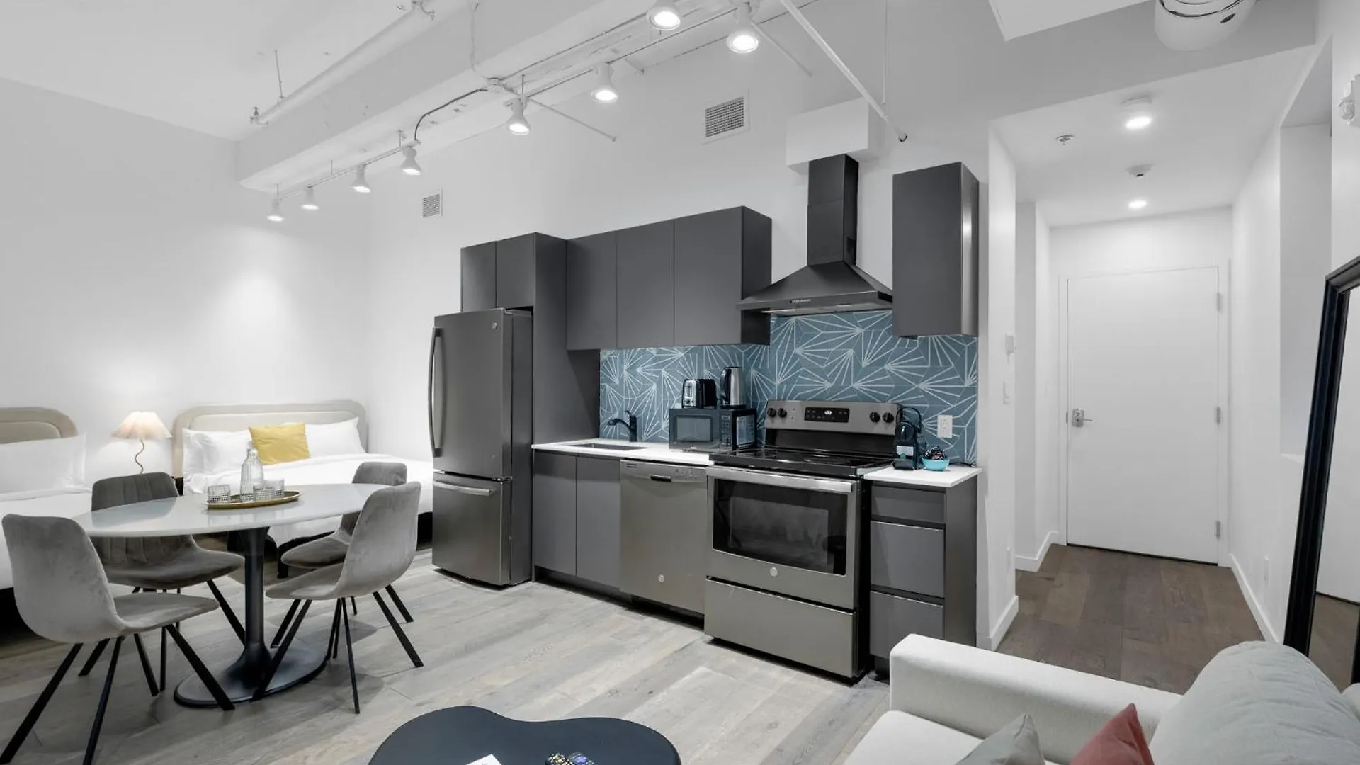 Apartment Bakan - Sainte Catherine Montreal