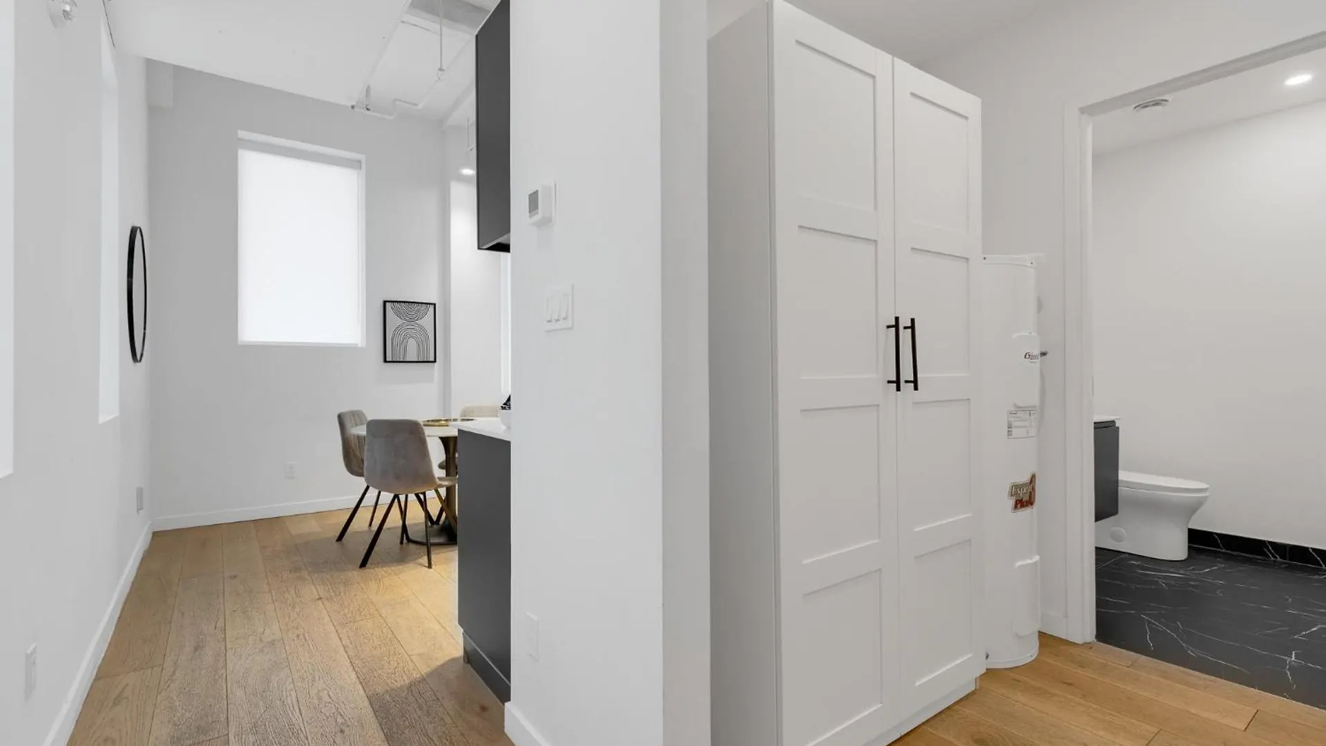 Bakan - Sainte Catherine Montreal 0*,  Canada