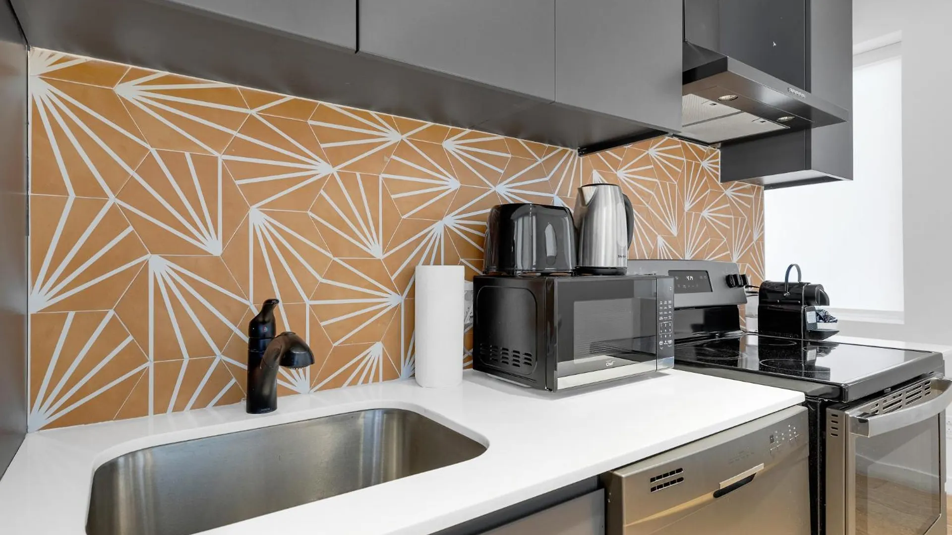 Bakan - Sainte Catherine Montreal Apartment